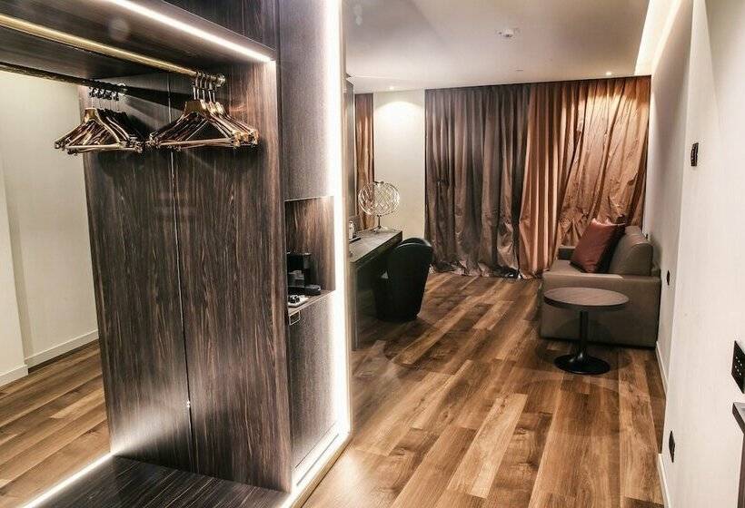 سوییت جونیور, Dei Cavalieri Milano Duomo