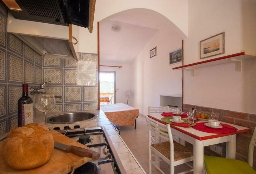 Escritório Estándar, Residence La Valdana