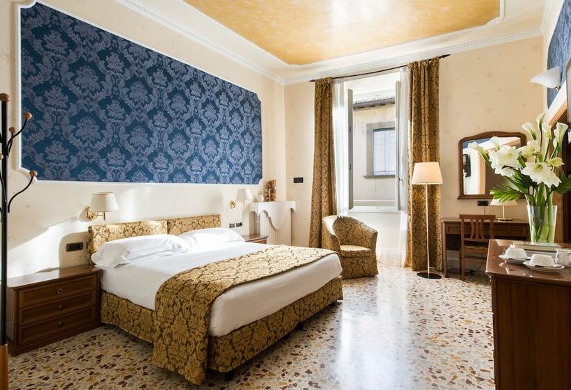 Comfort Room, Silla