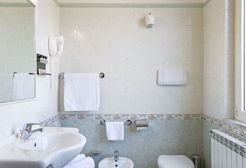 اتاق استاندارد, B&b Hotel Pescara