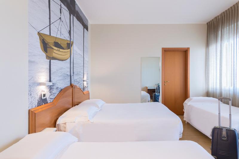 اتاق استاندارد چهار تخته, B&b Hotel Pescara