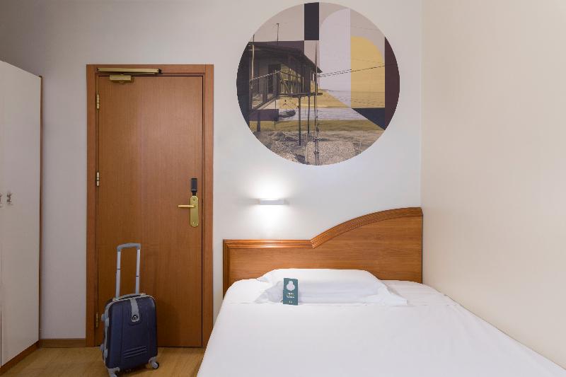اتاق استاندارد یک نفره, B&b Hotel Pescara