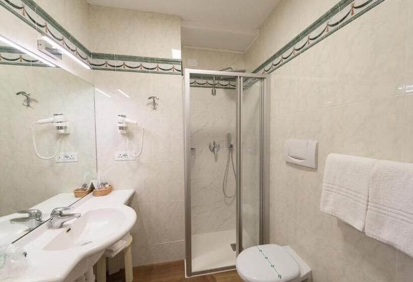 اتاق سوپریور, Grand Hotel Liberty