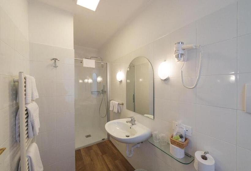 اتاق استاندارد, Grand Hotel Liberty