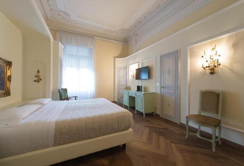 اتاق سوپریور با تخت بزرگ, Grand Hotel Liberty