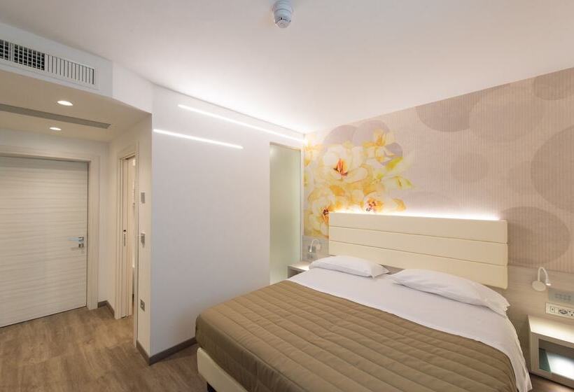 اتاق راحتی, Grand Hotel Liberty