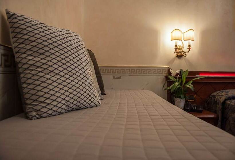 اتاق استاندارد چهار تخته, Palladium Palace