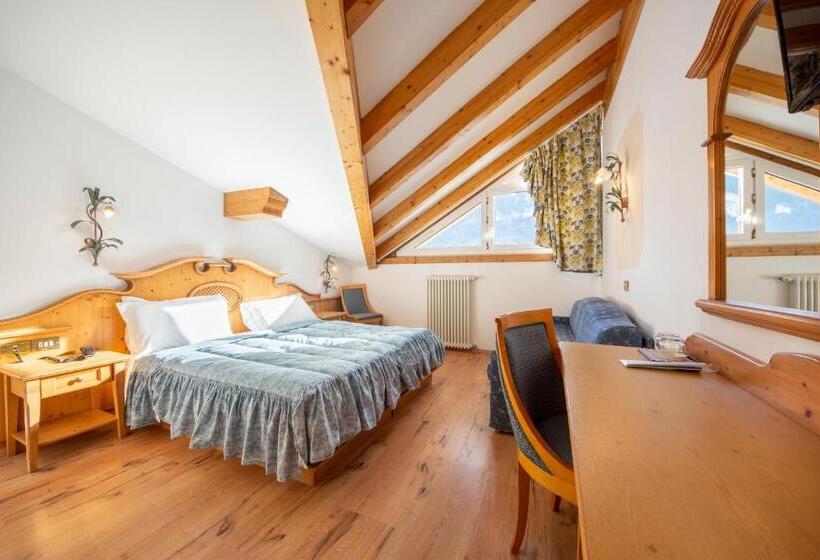 اتاق اکونومی, Patrizia Dolomites Glamour