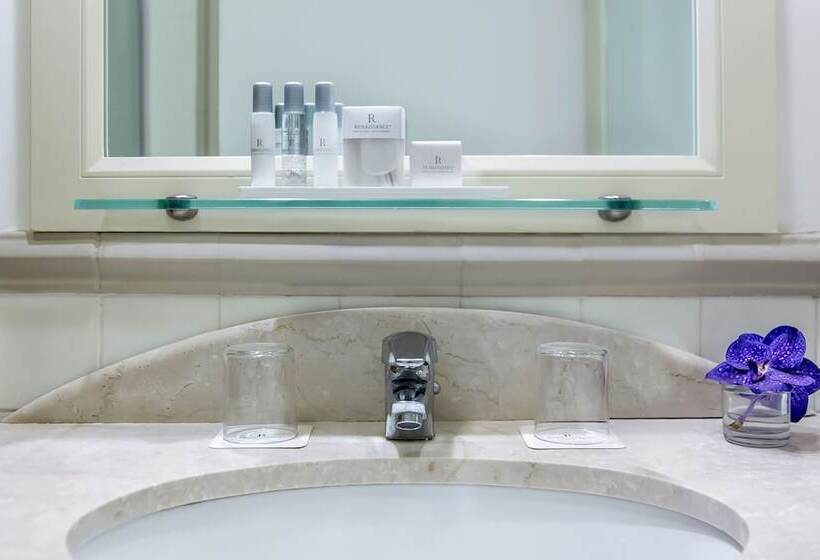 اتاق لوکس, Renaissance Naples Hotel Mediterraneo
