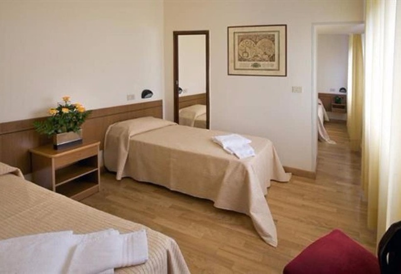 اتاق استاندارد سه نفره, Roma