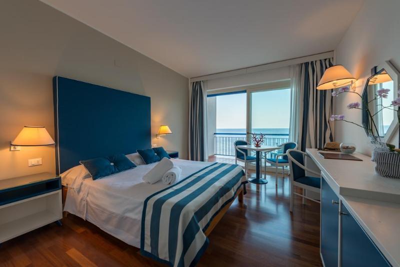 اتاق استاندارد با چشم‌انداز دریا, Splendid Hotel La Torre