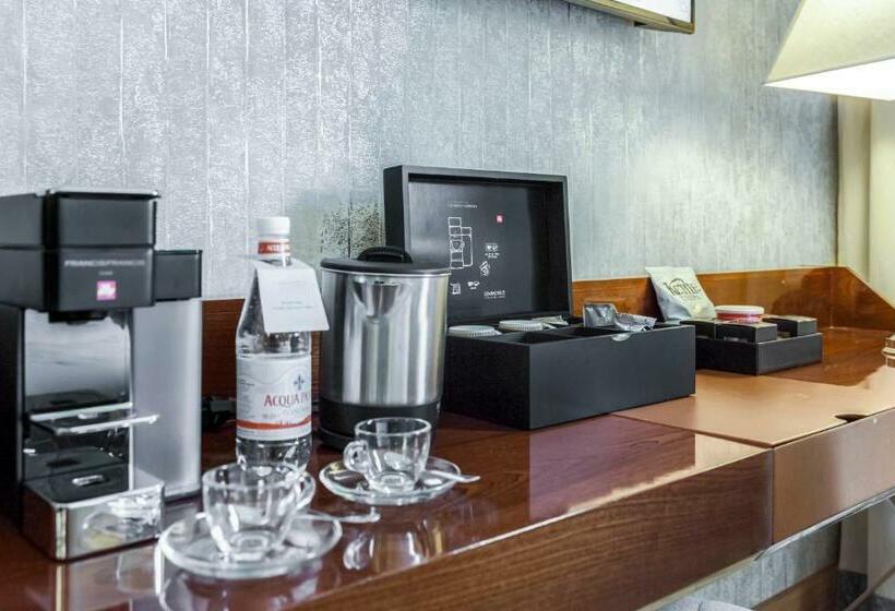 اتاق لوکس با چشم‌انداز, Rosa Grand Milano   Starhotels Collezione