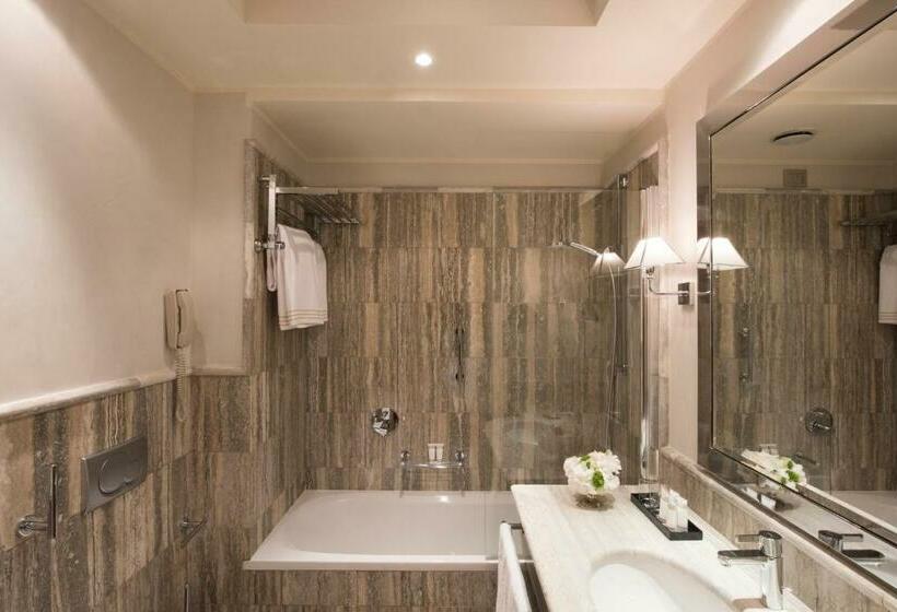 اتاق لوکس با چشم‌انداز, Rosa Grand Milano   Starhotels Collezione