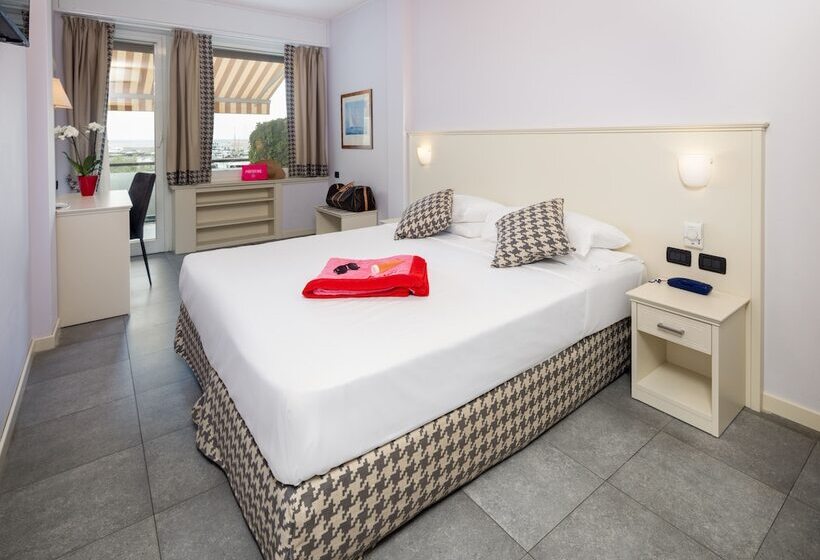 Apartamento 1 Quarto com Terraço Vista Mar, Laurin