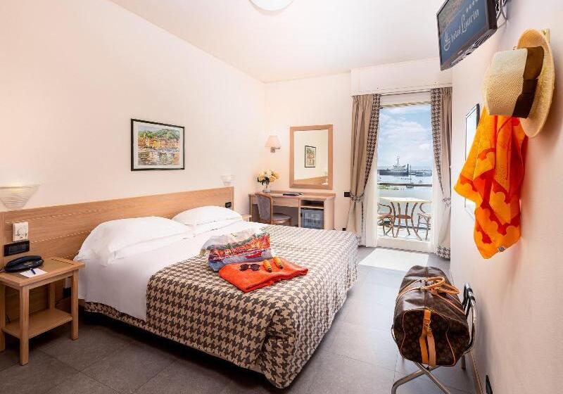 Apartamento 1 Quarto com Terraço Vista Mar, Laurin