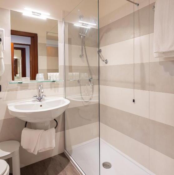 Triple Room Sea View, Laurin