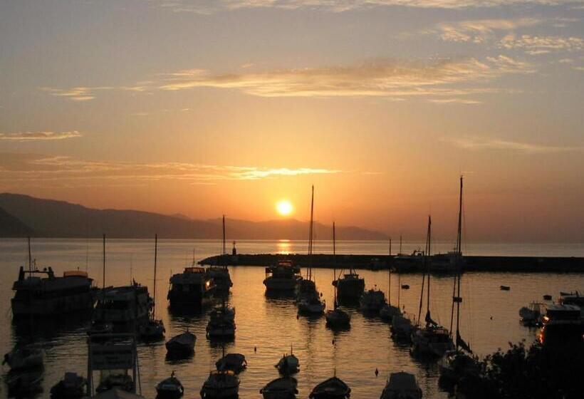 Apartamento 1 Quarto com Terraço Vista Mar, Laurin