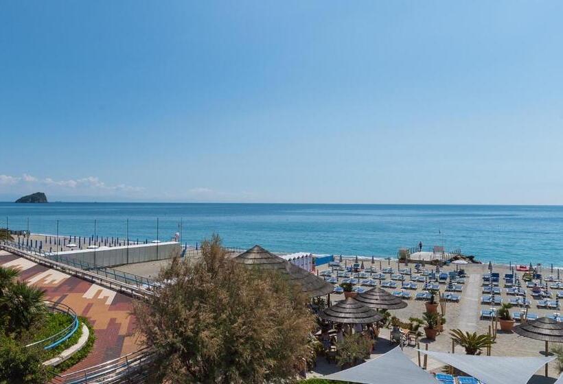 سوییت جونیور با چشم‌انداز دریا, Tirreno