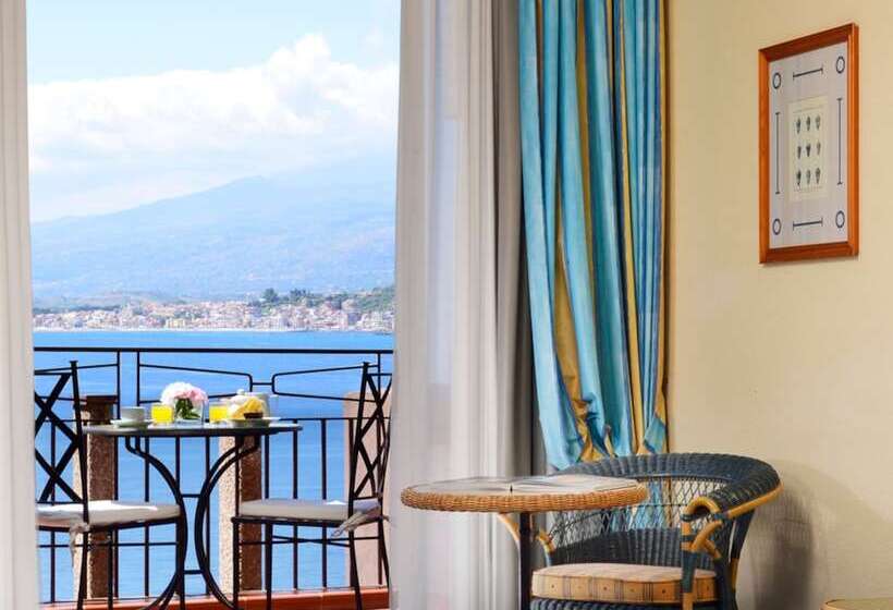 Номер Deluxe Вид на Море, Unahotels Capotaormina