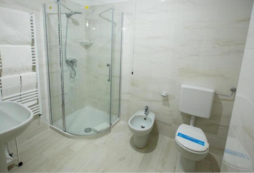 استودیوی استاندارد, Park Hotel Villa Salzea