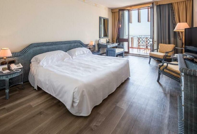 Quarto Premium Vista Mar, Unahotels Capotaormina