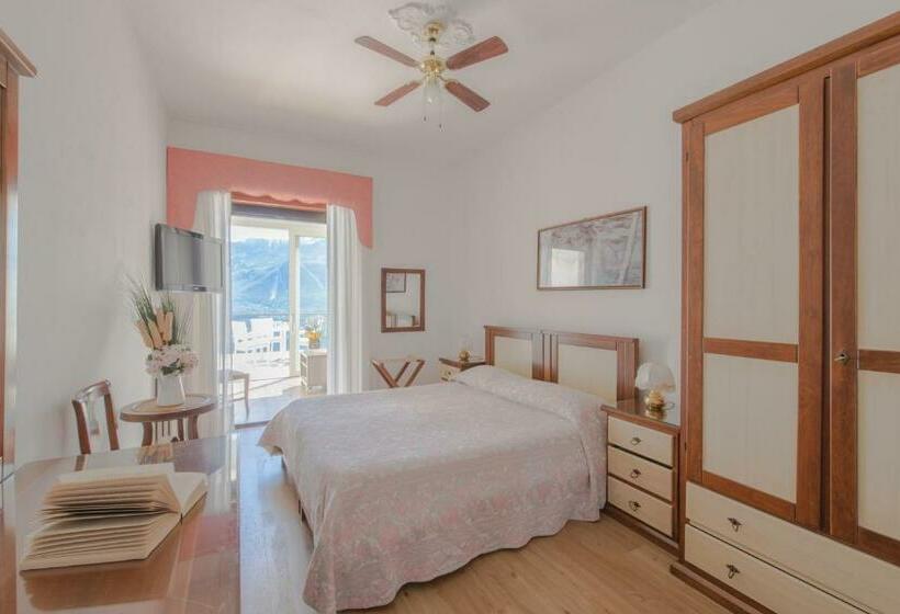 Superior room with lake view, Village Hotel Lucia