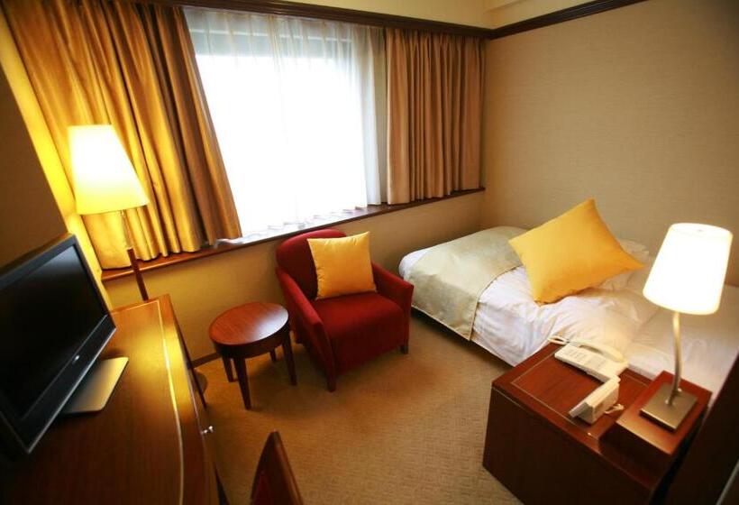 اتاق اکونومی یک تخته, Okayama International