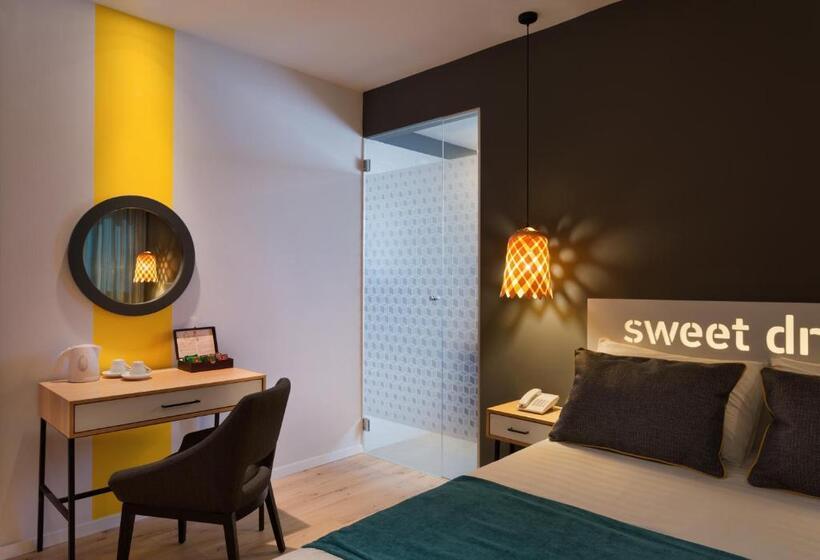 Quarto Deluxe, Prima City