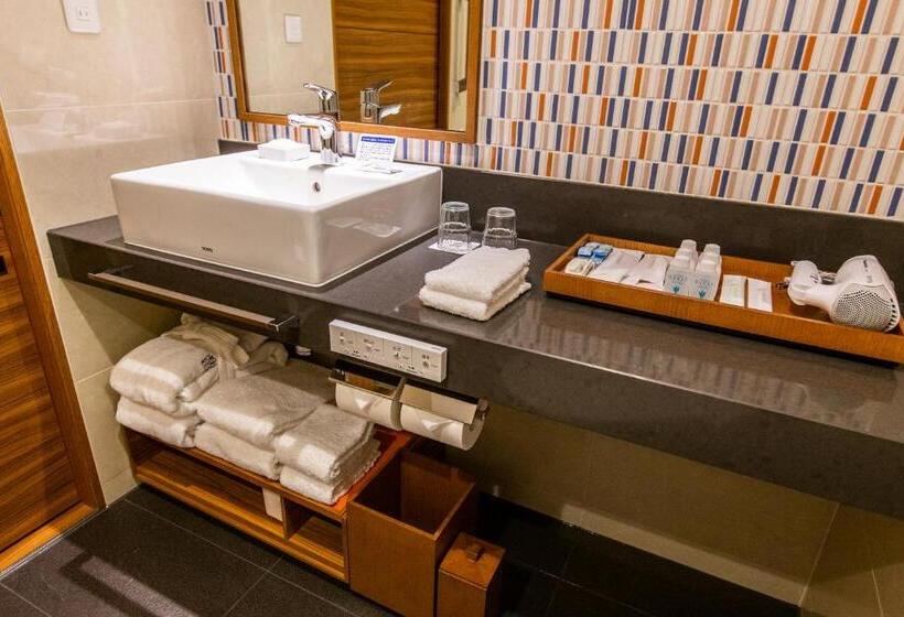 اتاق سوپریور با چشم‌انداز, Highland Resort Hotel & Spa