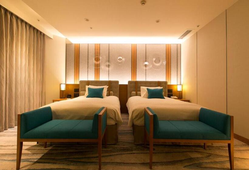 سوئیت رویال, Highland Resort Hotel & Spa