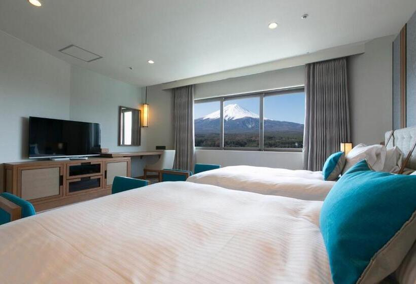 سوئیت رویال, Highland Resort Hotel & Spa