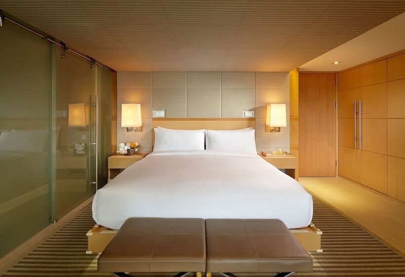 سوییت جونیور کلاب, Lotte Hotel Seoul