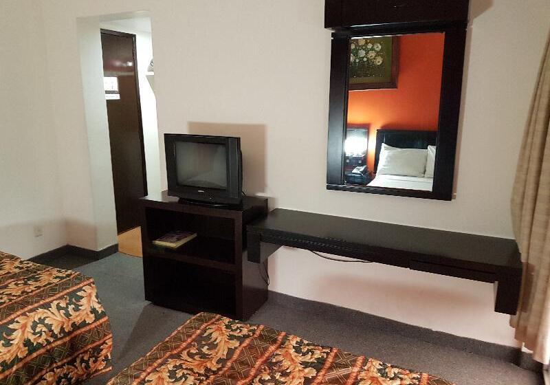 اتاق اکونومی, Las Pergolas