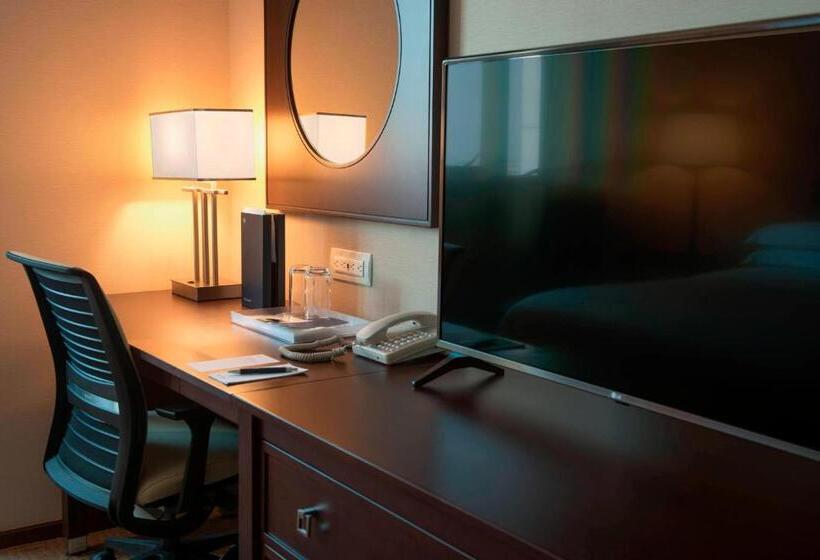 Номер Клуб Кровать Кинг, Sheraton Mexico City Maria Isabel