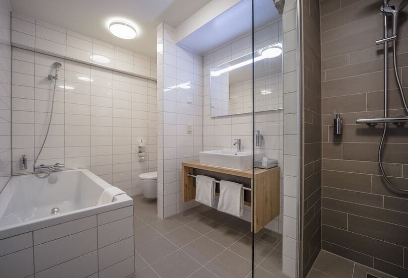 Люкс, Fletcher Hotel Restaurant Leidschendam – Den Haag