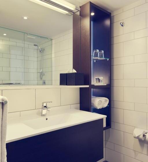 주니어 스위트 킹사이즈 침대, Mövenpick Hotel Auckland