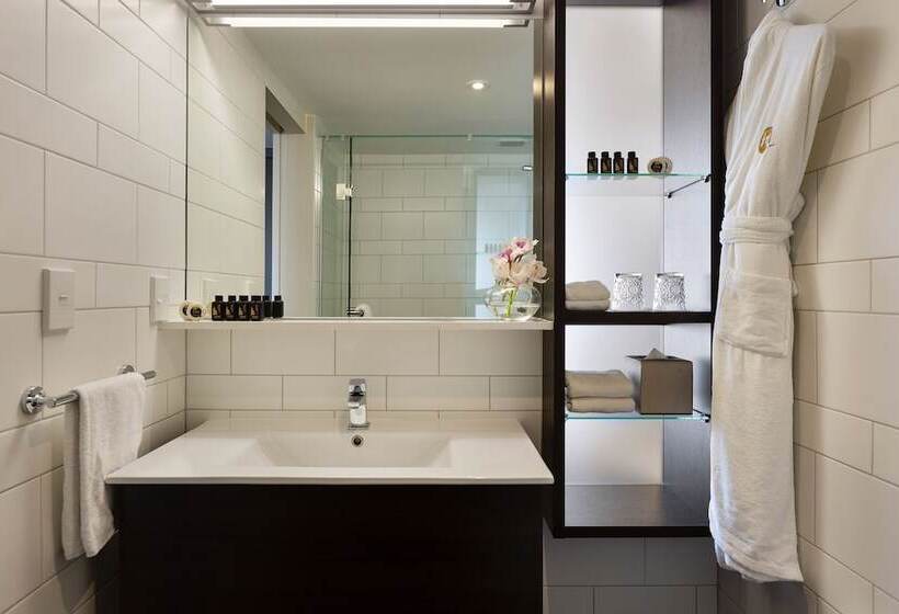 수피리어 룸, Mövenpick Hotel Auckland