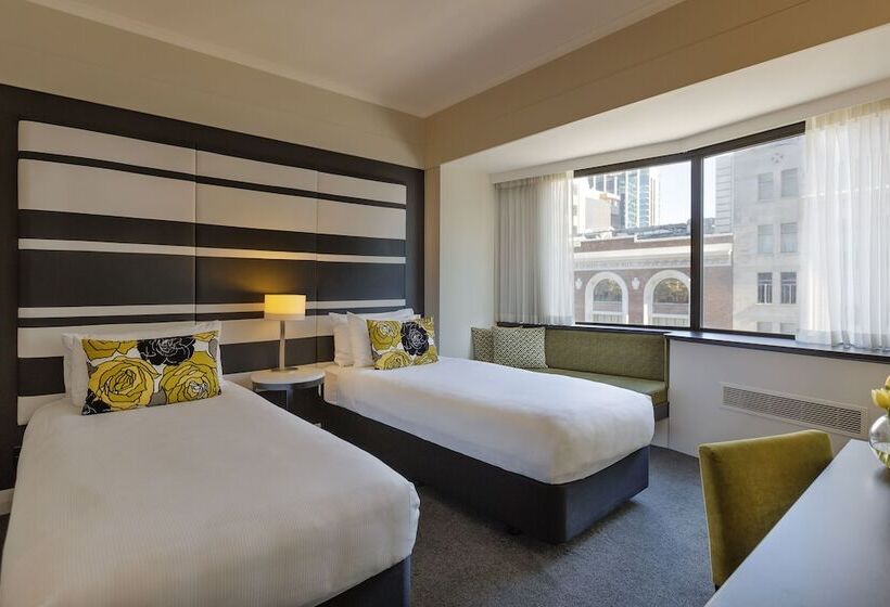 수피리어 룸, Mövenpick Hotel Auckland
