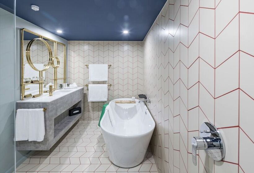 Номер Стандарт, Naumi  Auckland Airport