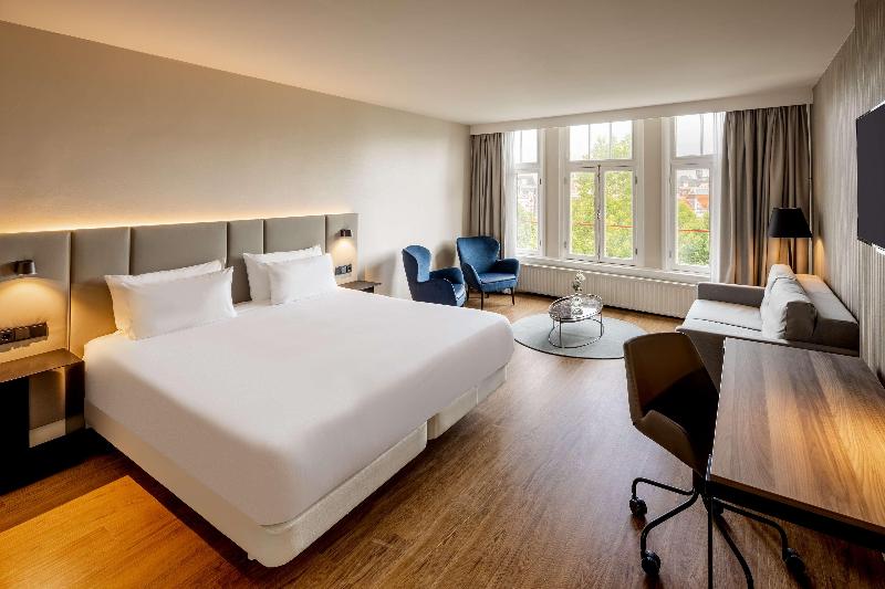 سوییت جونیور, NH Amsterdam Schiller