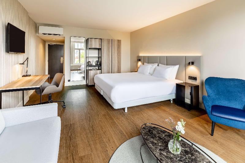 سوییت جونیور, NH Amsterdam Schiller