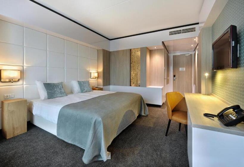 디럭스 룸, Van Der Valk Hotel Tiel