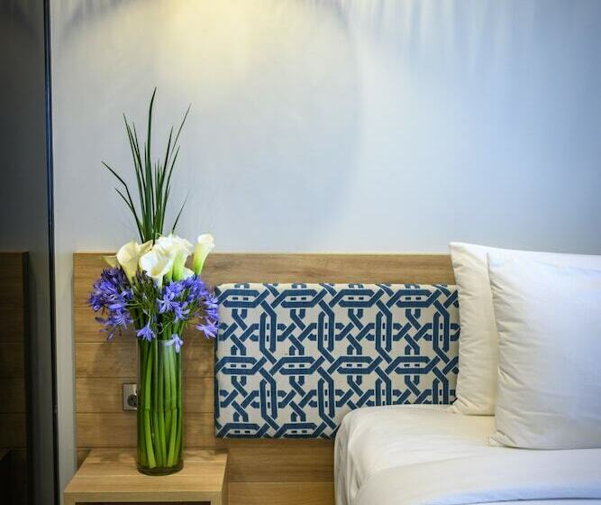 스탠다드 룸 더블 침대 바다 전망, Loloata Island Resort