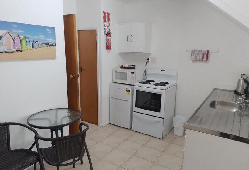 Студио Стандарт Вид на Бассейн, Acacia Lodge Motel