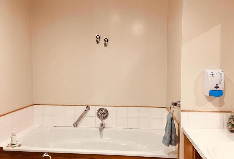 패밀리 룸, Cascades Lakefront Motel