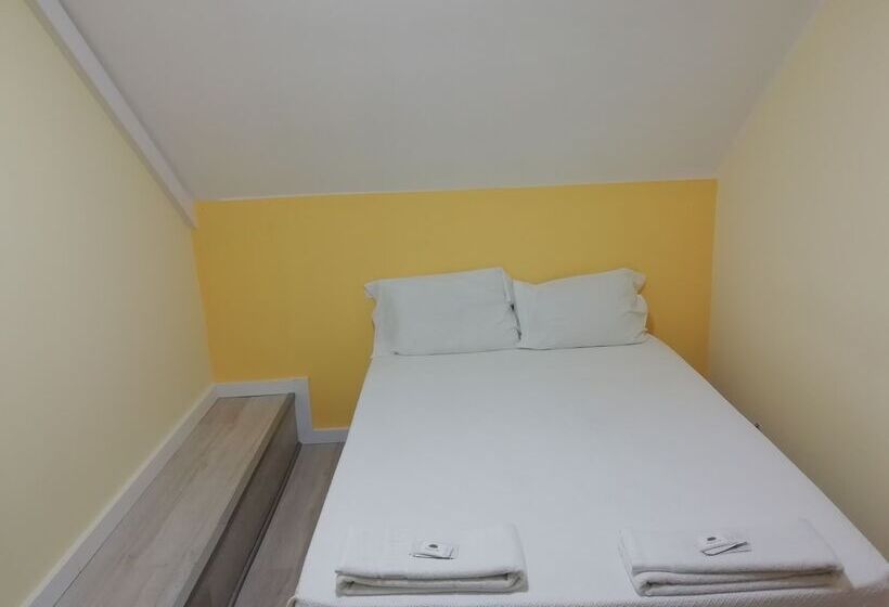 اتاق استاندارد چهار تخته, Residencial Camoes