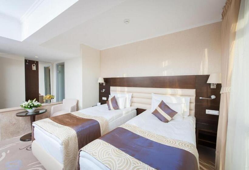 اتاق کلاس بیزنس, Grand Hotel Coroana