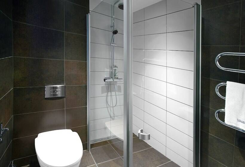 Семейный Номер, Quality Hotel Waterfront