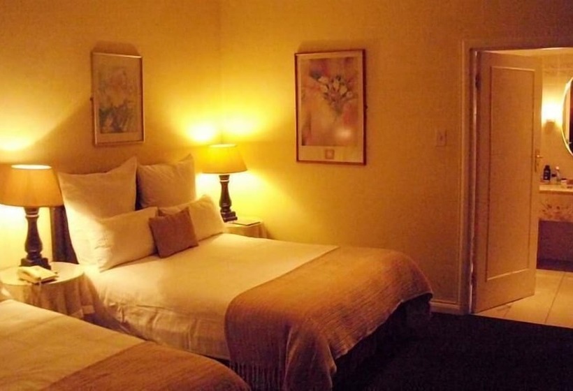 Семейный Номер, Savoy Hotel Kimberley