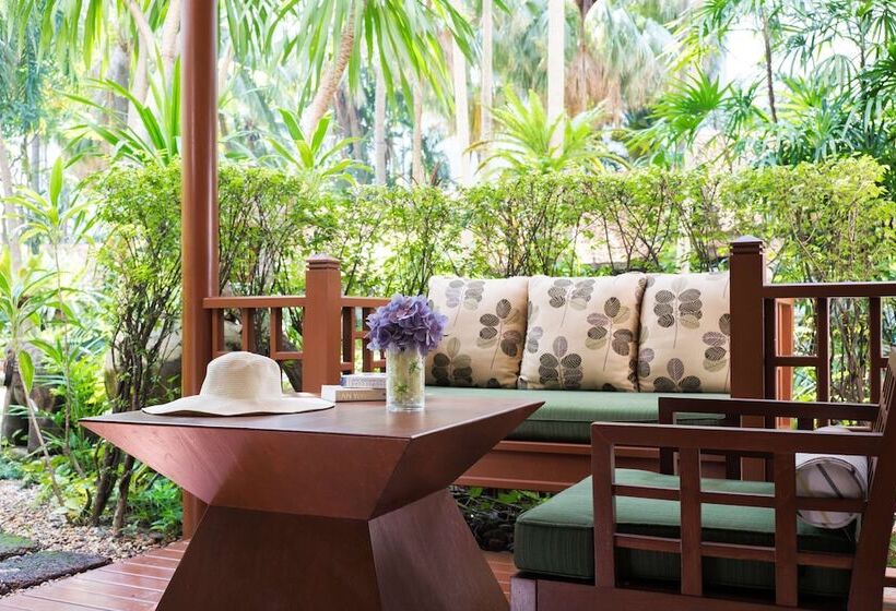 Полулюкс Одноместный с Террасой, Avani Pattaya Resort